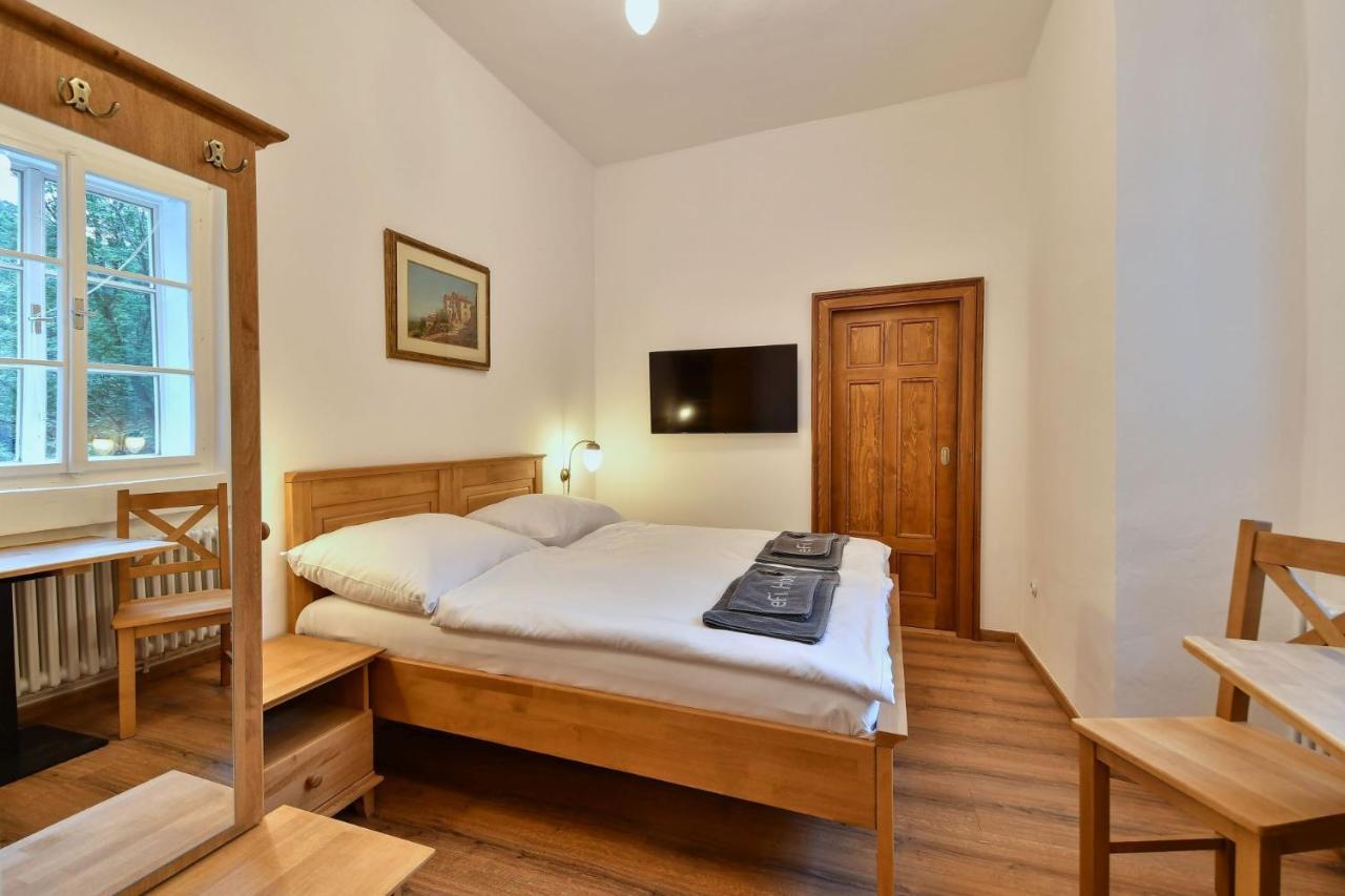 Zamek Racice Hotel Buitenkant foto