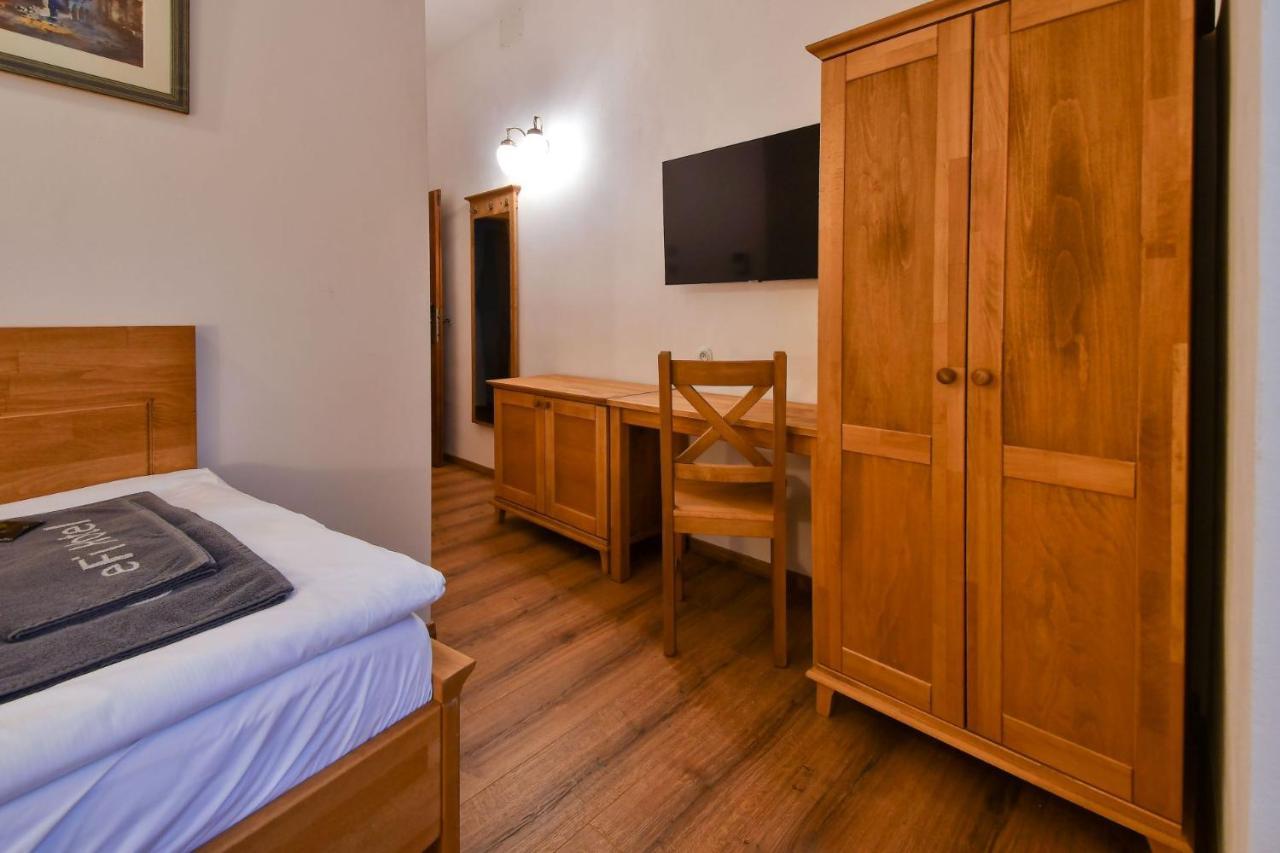 Zamek Racice Hotel Buitenkant foto