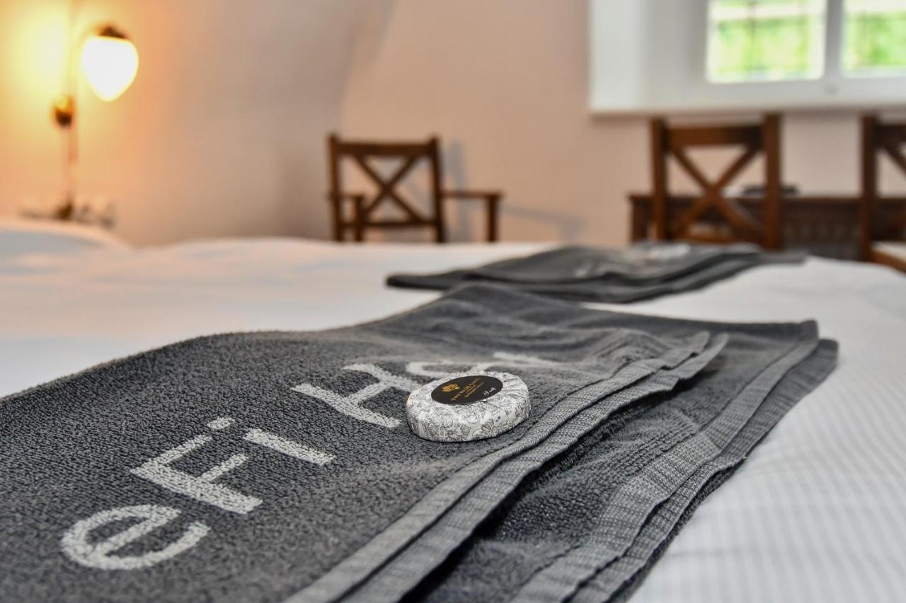 Zamek Racice Hotel Buitenkant foto