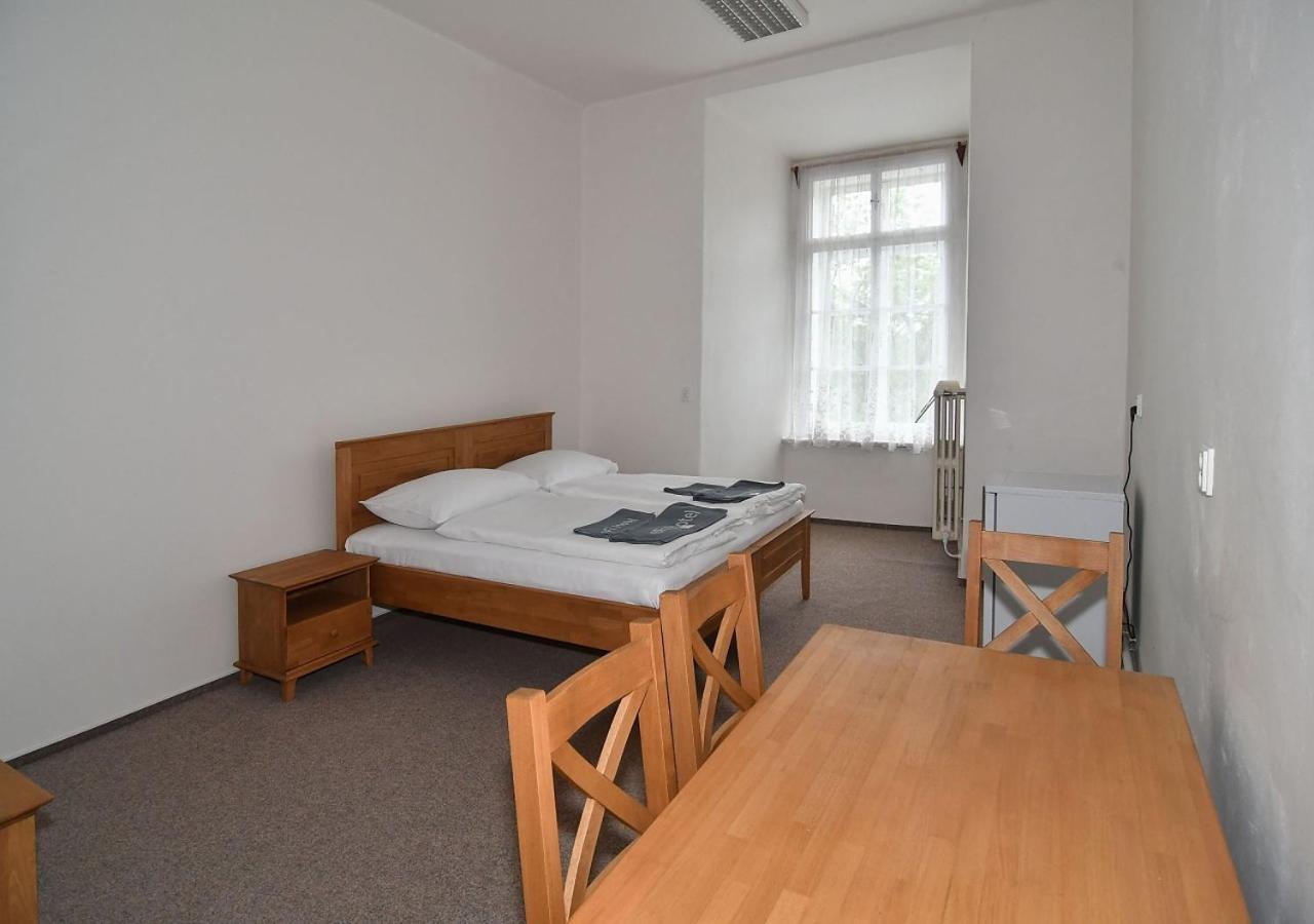 Zamek Racice Hotel Buitenkant foto