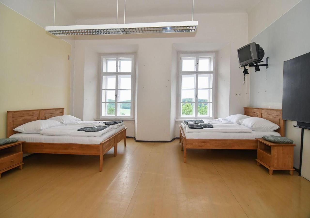 Zamek Racice Hotel Buitenkant foto