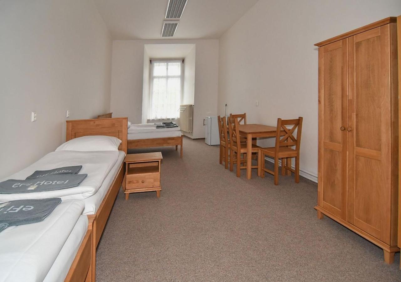 Zamek Racice Hotel Buitenkant foto